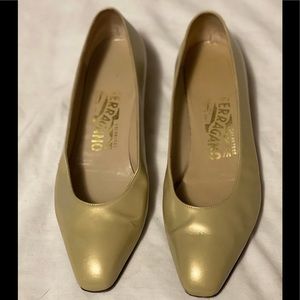 Salvatore Ferragamo Vara pump